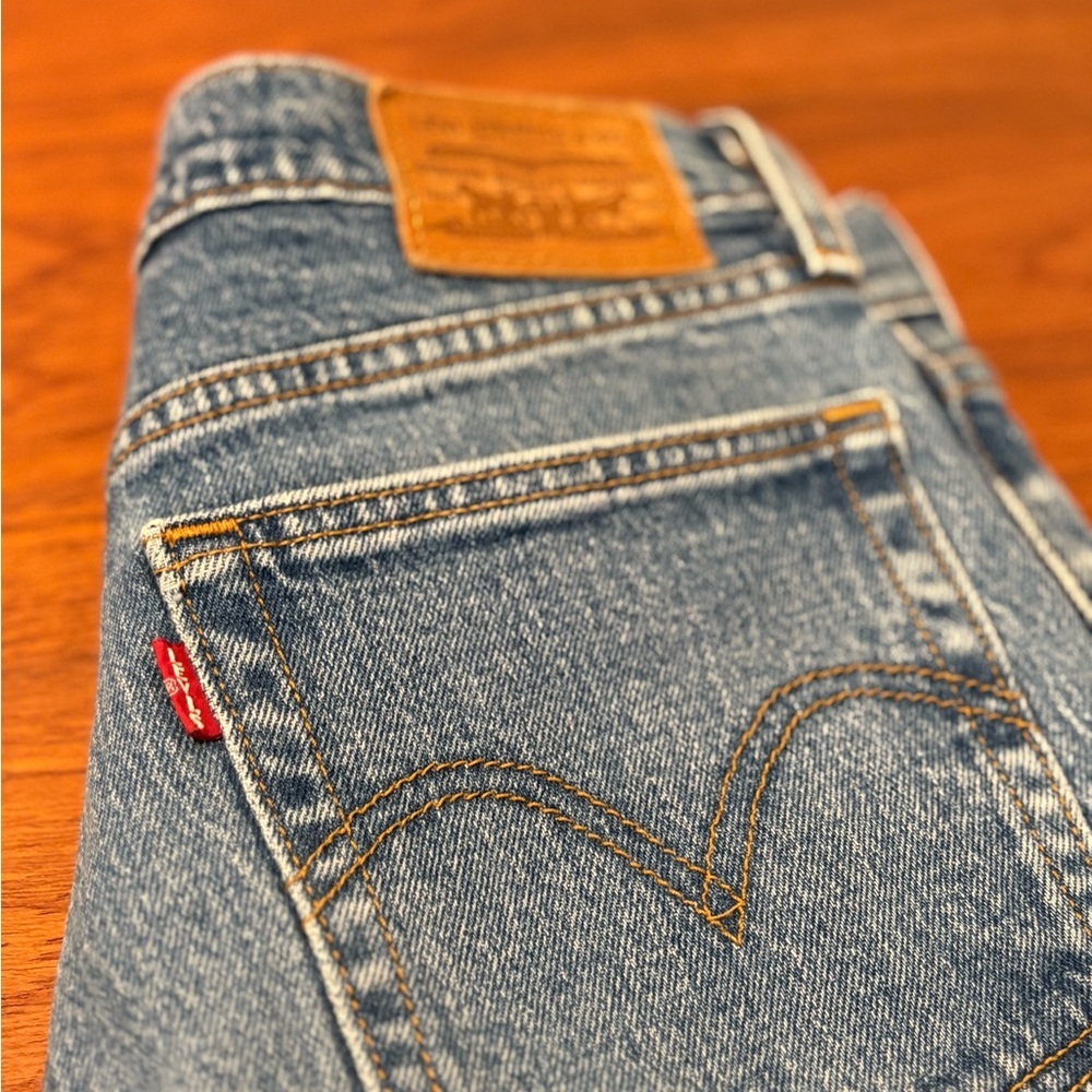 Levi's Wedgie Jeans - Picture 2 of 3